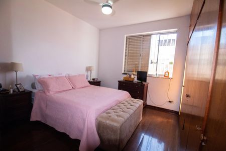 Apartamento à venda com 230m², 4 quartos e 4 vagas Apartamento à venda com 230m², 4 quartos e 4 vagasQuarto 04- Suite