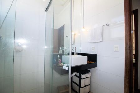 Apartamento à venda com 230m², 4 quartos e 4 vagas Apartamento à venda com 230m², 4 quartos e 4 vagasBanheiro Social