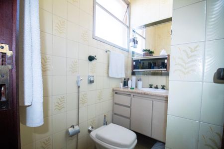 Apartamento à venda com 230m², 4 quartos e 4 vagas Apartamento à venda com 230m², 4 quartos e 4 vagasBanheiro da Suíte