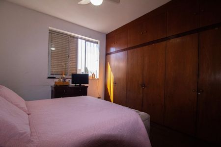 Apartamento à venda com 230m², 4 quartos e 4 vagas Apartamento à venda com 230m², 4 quartos e 4 vagasQuarto 04- Suite