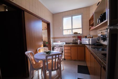 Apartamento à venda com 230m², 4 quartos e 4 vagas Apartamento à venda com 230m², 4 quartos e 4 vagasCozinha