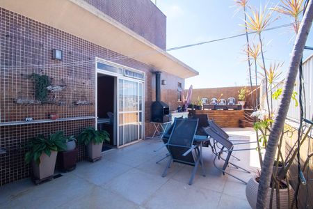 Apartamento à venda com 230m², 4 quartos e 4 vagas Apartamento à venda com 230m², 4 quartos e 4 vagasÁrea Gourmet - Cobertura