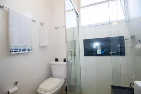 Apartamento à venda com 230m², 4 quartos e 4 vagas Apartamento à venda com 230m², 4 quartos e 4 vagasBanheiro Social