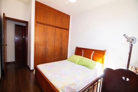 Apartamento à venda com 230m², 4 quartos e 4 vagas Apartamento à venda com 230m², 4 quartos e 4 vagasQuarto 02