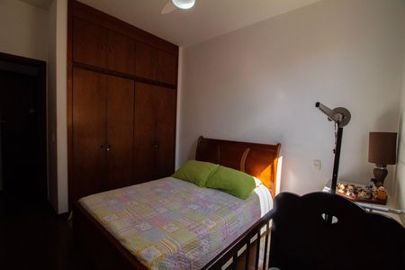 Apartamento à venda com 230m², 4 quartos e 4 vagas Apartamento à venda com 230m², 4 quartos e 4 vagasQuarto 02