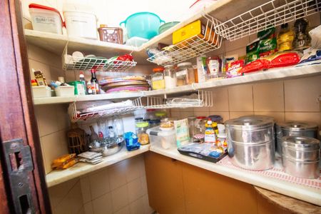 Apartamento à venda com 230m², 4 quartos e 4 vagas Apartamento à venda com 230m², 4 quartos e 4 vagasDespensa