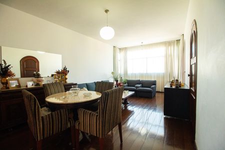 Apartamento à venda com 230m², 4 quartos e 4 vagas Apartamento à venda com 230m², 4 quartos e 4 vagasSala 01