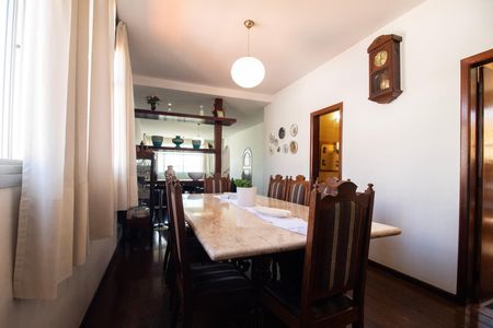 Apartamento à venda com 230m², 4 quartos e 4 vagas Apartamento à venda com 230m², 4 quartos e 4 vagasSala 02