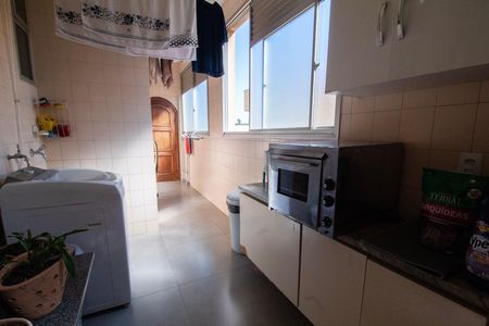 Apartamento à venda com 230m², 4 quartos e 4 vagas Apartamento à venda com 230m², 4 quartos e 4 vagasÁrea de Serviço