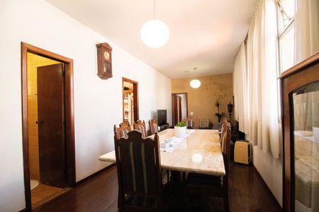 Apartamento à venda com 230m², 4 quartos e 4 vagas Apartamento à venda com 230m², 4 quartos e 4 vagasSala 02