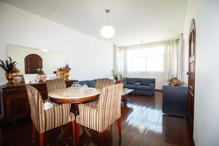 Apartamento à venda com 230m², 4 quartos e 4 vagas Apartamento à venda com 230m², 4 quartos e 4 vagasSala 01