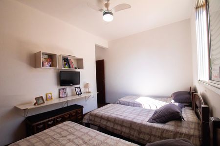 Apartamento à venda com 230m², 4 quartos e 4 vagas Apartamento à venda com 230m², 4 quartos e 4 vagasQuarto 01