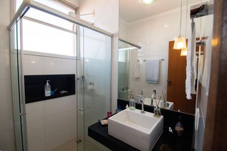 Apartamento à venda com 230m², 4 quartos e 4 vagas Apartamento à venda com 230m², 4 quartos e 4 vagasBanheiro Social