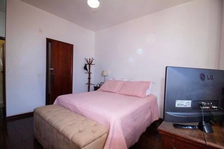 Apartamento à venda com 230m², 4 quartos e 4 vagas Apartamento à venda com 230m², 4 quartos e 4 vagasQuarto 04- Suite