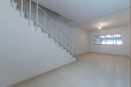Casa para alugar com 2 quartos, 129m² em Jardim das Acacias, São Paulo