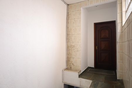 Casa para alugar com 140m², 2 quartos e 2 vagasHall de entrada