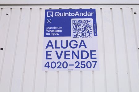 Casa para alugar com 140m², 2 quartos e 2 vagasPlaca instalada no portão do imóvel em 02.06.2026 - Código da placa: ECZZ-582