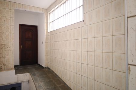Casa para alugar com 140m², 2 quartos e 2 vagasHall de entrada