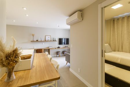 Sala de apartamento à venda com 2 quartos, 50m² em Vila Olímpia, São Paulo