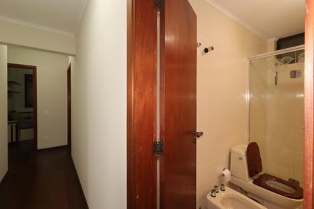 Apartamento à venda com 158m², 4 quartos e 2 vagasCorredor