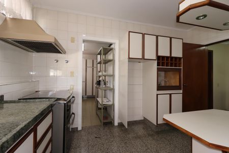 Apartamento à venda com 158m², 4 quartos e 2 vagasCozinha
