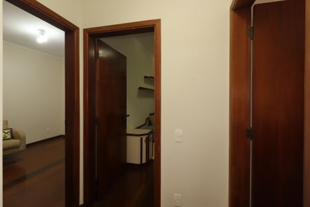 Apartamento à venda com 158m², 4 quartos e 2 vagasCorredor