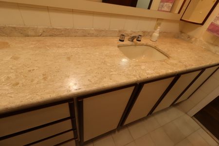 Apartamento à venda com 158m², 4 quartos e 2 vagasBanheiro Social - Pia