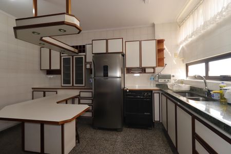 Apartamento à venda com 158m², 4 quartos e 2 vagasCozinha