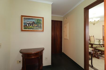 Apartamento à venda com 158m², 4 quartos e 2 vagasCorredor