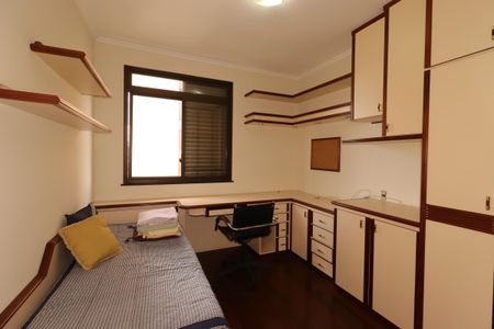 Apartamento à venda com 158m², 4 quartos e 2 vagasQuarto 3