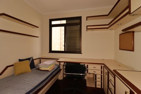 Apartamento à venda com 158m², 4 quartos e 2 vagasQuarto 3