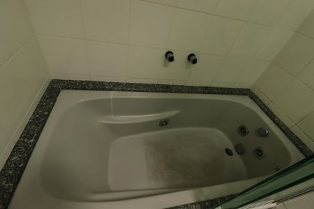 Apartamento à venda com 158m², 4 quartos e 2 vagasBanheiro Social - Banheira