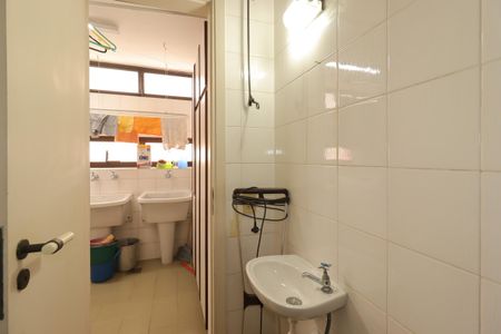 Apartamento à venda com 158m², 4 quartos e 2 vagasBanheiro de Serviço