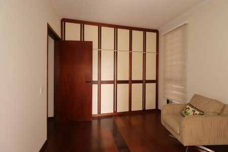 Apartamento à venda com 158m², 4 quartos e 2 vagasQuarto 2