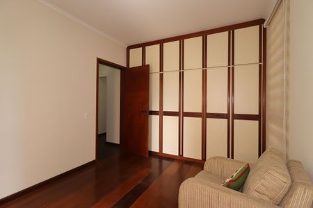 Apartamento à venda com 158m², 4 quartos e 2 vagasQuarto 2