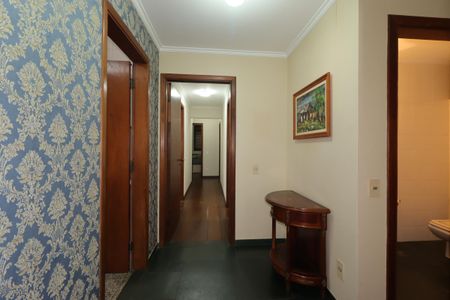 Apartamento à venda com 158m², 4 quartos e 2 vagasCorredor