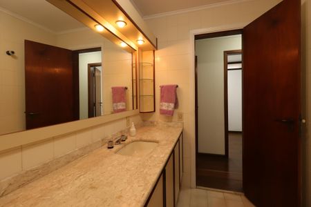 Apartamento à venda com 158m², 4 quartos e 2 vagasBanheiro Social
