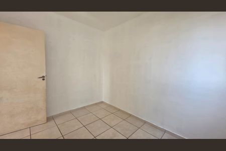 Quarto de apartamento para alugar com 2 quartos, 43m² em Bairro Gávea Ii, Vespasiano