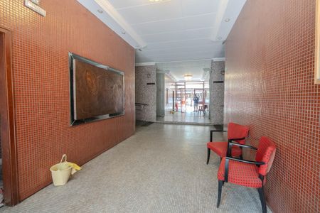 Apartamento à venda com 118m², 2 quartos e sem vaga Apartamento à venda com 118m², 2 quartos e sem vagaHall de entrada