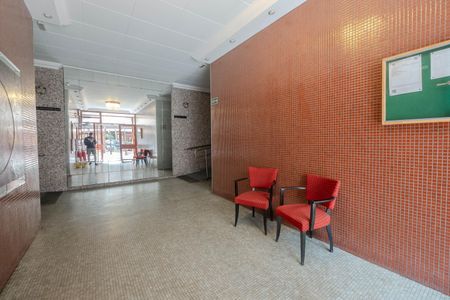 Apartamento à venda com 118m², 2 quartos e sem vaga Apartamento à venda com 118m², 2 quartos e sem vagaHall de entrada