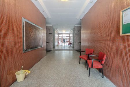 Apartamento à venda com 118m², 2 quartos e sem vaga Apartamento à venda com 118m², 2 quartos e sem vagaHall de entrada