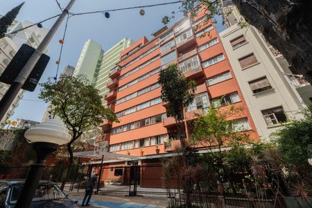 Apartamento à venda com 118m², 2 quartos e sem vaga Apartamento à venda com 118m², 2 quartos e sem vagaFachada