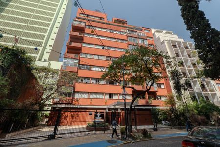 Apartamento à venda com 118m², 2 quartos e sem vaga Apartamento à venda com 118m², 2 quartos e sem vagaFachada