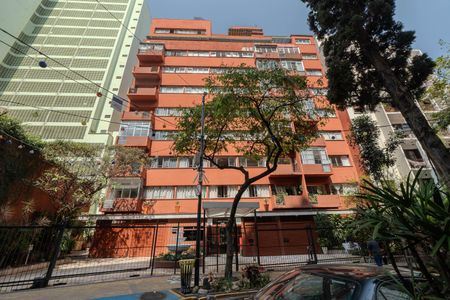 Apartamento à venda com 118m², 2 quartos e sem vaga Apartamento à venda com 118m², 2 quartos e sem vagaFachada