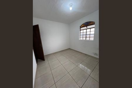 Quarto 1 de casa para alugar com 2 quartos, 90m² em Glória, Belo Horizonte