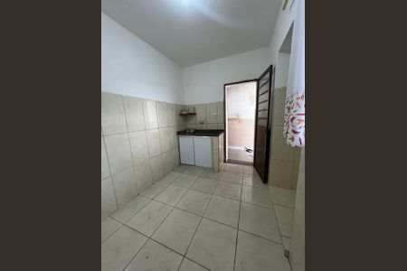 Cozinha de casa para alugar com 2 quartos, 90m² em Glória, Belo Horizonte