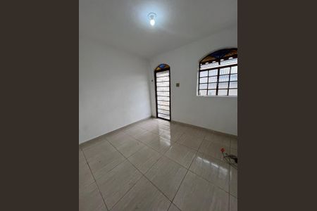 Sala de casa para alugar com 2 quartos, 90m² em Glória, Belo Horizonte