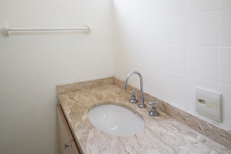Apartamento à venda com 75m², 3 quartos e 1 vaga Apartamento à venda com 75m², 3 quartos e 1 vagaBanheiro