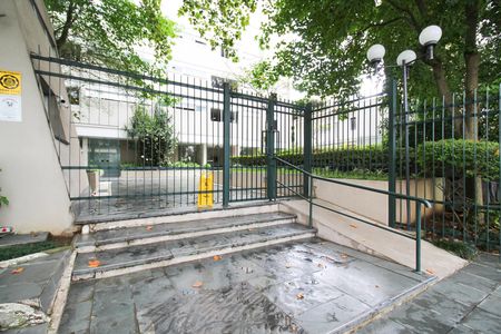 Apartamento à venda com 75m², 3 quartos e 1 vaga Apartamento à venda com 75m², 3 quartos e 1 vagaFachada