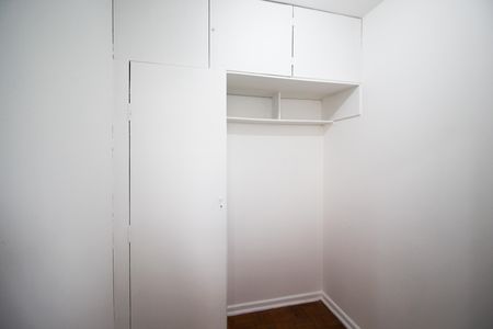Apartamento à venda com 75m², 3 quartos e 1 vaga Apartamento à venda com 75m², 3 quartos e 1 vagaQuarto de Serviço